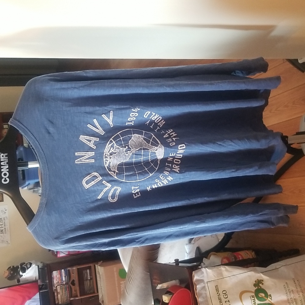 10/$10 Old Navy World Long Sleeved Tee XXL